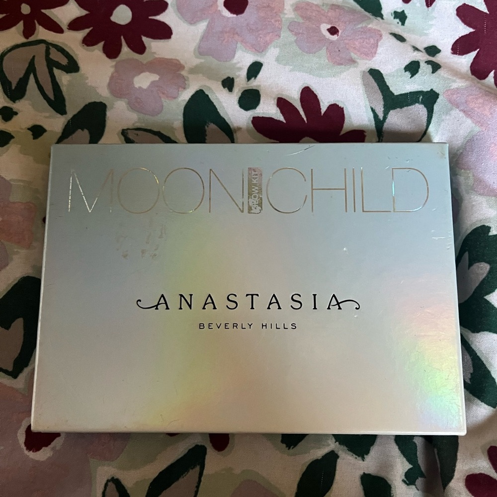 Anastasia Beverly Hills Moonchild Highlighter Palette